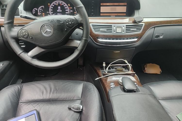 Used Mercedes-Benz S-Class 2012 S 300 L Prestige Grand Edition Center Console