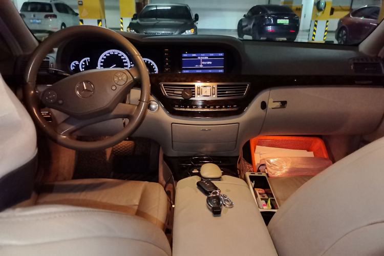 Used Mercedes-Benz S-Class 2012 S 300 L Prestige Grand Edition Center Console