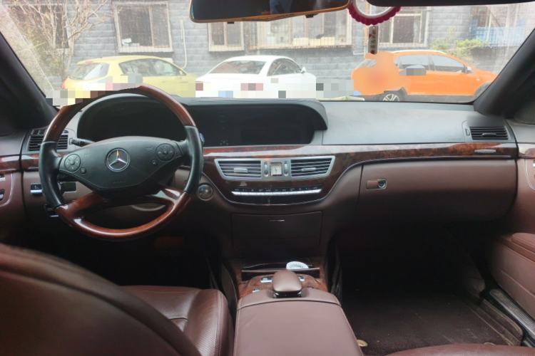 Used Mercedes-Benz S-Class 2012 S 350 L Grand Edition Center Console
