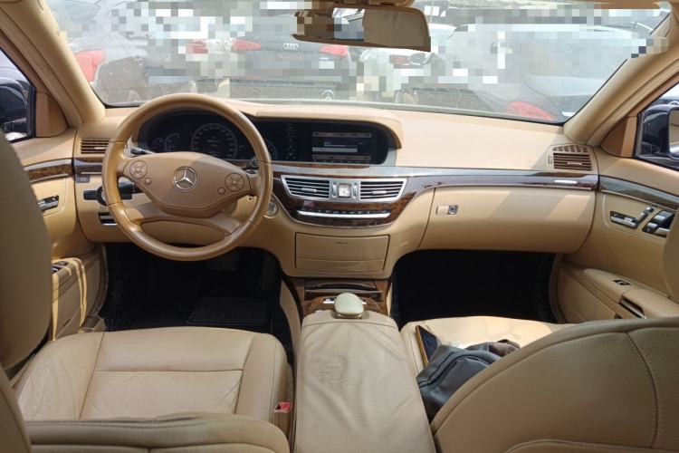 Used Mercedes-Benz S-Class 2012 S 300 L Prestige Grand Edition Center Console