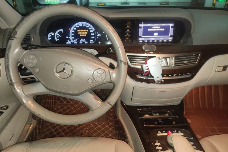 Used Mercedes-Benz S-Class 2012 S 300 L Prestige Grand Edition Center Console