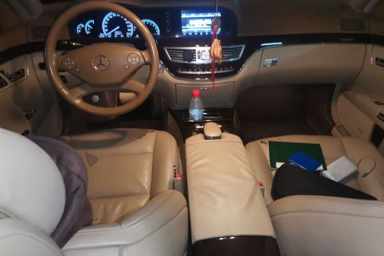 Used Mercedes-Benz S-Class 2012 S 300 L Business-Class Grand Edition Center Console