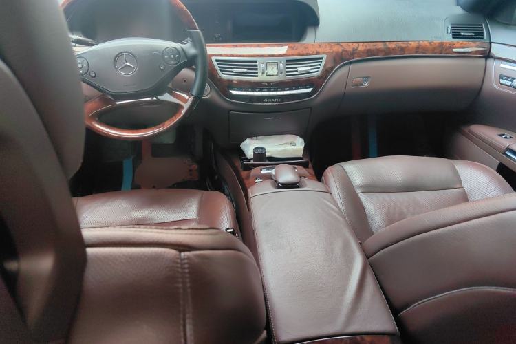 Used Mercedes-Benz S-Class 2012 S 350 L 4MATIC Grand Edition Center Console