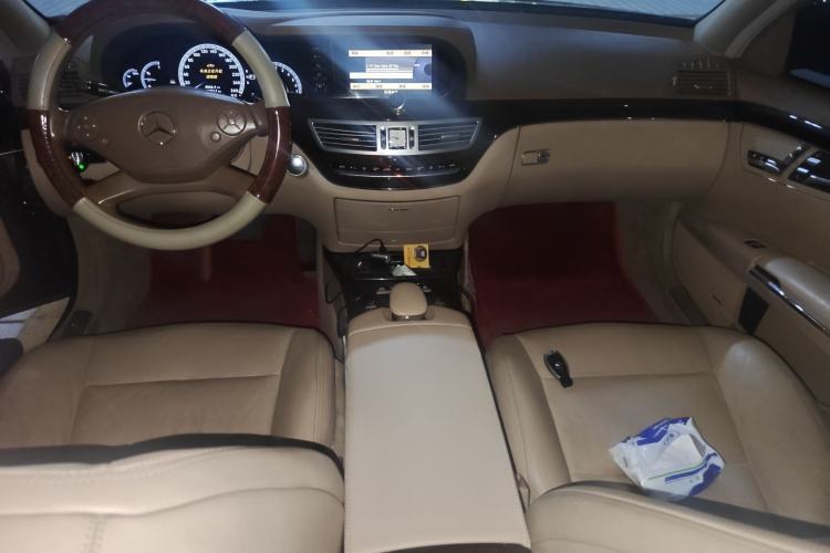 Used Mercedes-Benz S-Class 2012 S 300 L Luxury Grand Edition Center Console