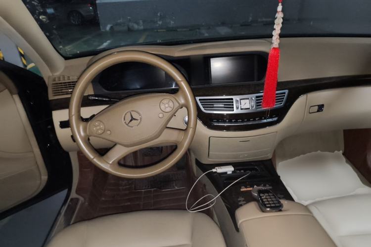 Used Mercedes-Benz S-Class 2012 S 300 L Prestige Grand Edition Center Console