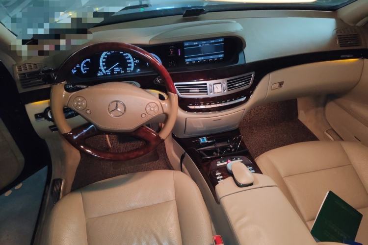 Used Mercedes-Benz S-Class 2012 S 350 L Grand Edition Center Console
