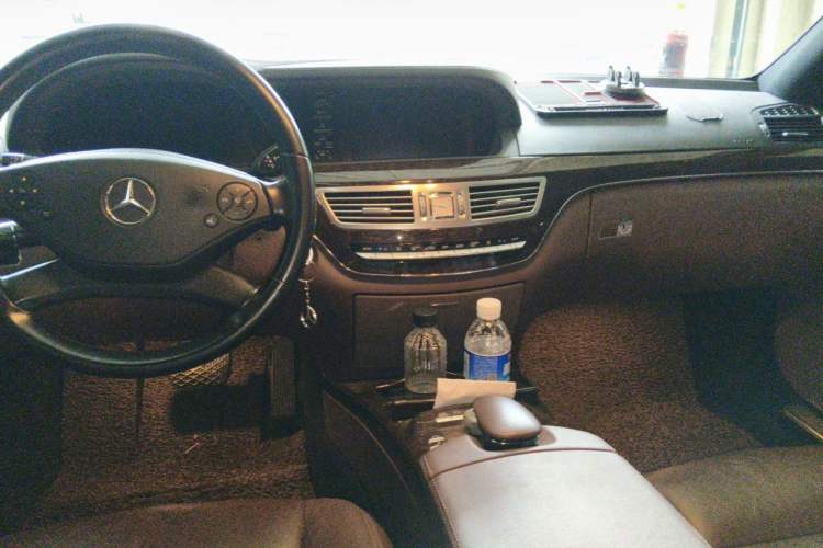 Used Mercedes-Benz S-Class 2012 S 300 L Business Standard Model Center Console