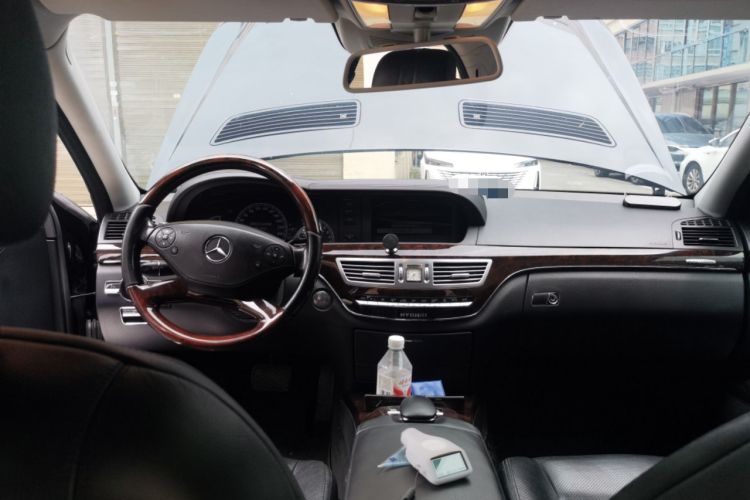 Used Mercedes-Benz S-Class 2012 S 400 L HYBRID Grand Edition Center Console