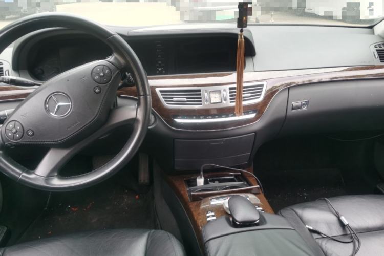 Used Mercedes-Benz S-Class 2012 S 300 L Business Standard Model Center Console