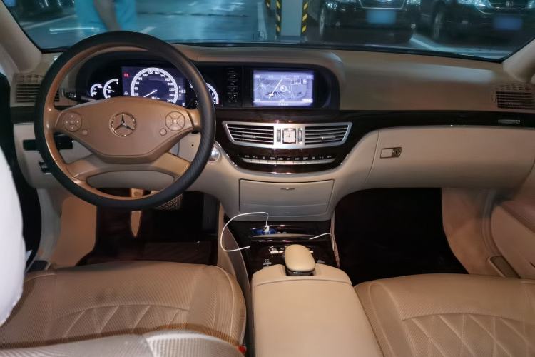 Used Mercedes-Benz S-Class 2012 S 300 L Prestige Grand Edition Center Console