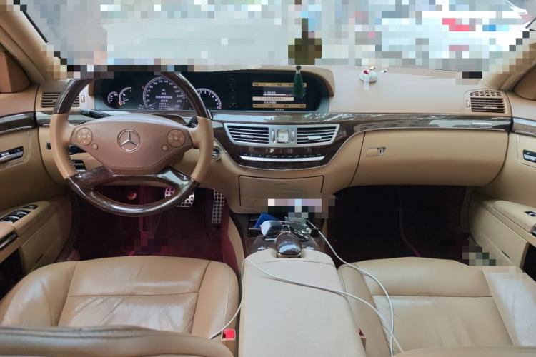 Used Mercedes-Benz S-Class 2012 S 300 L Prestige Grand Edition Center Console