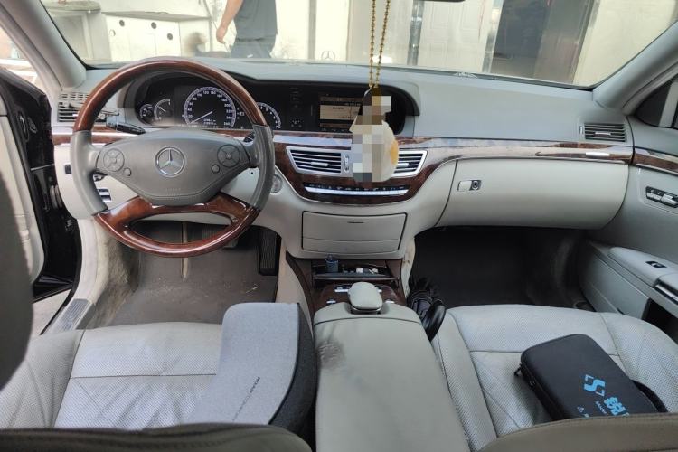 Used Mercedes-Benz S-Class 2012 S 300 L Luxury Grand Edition Center Console