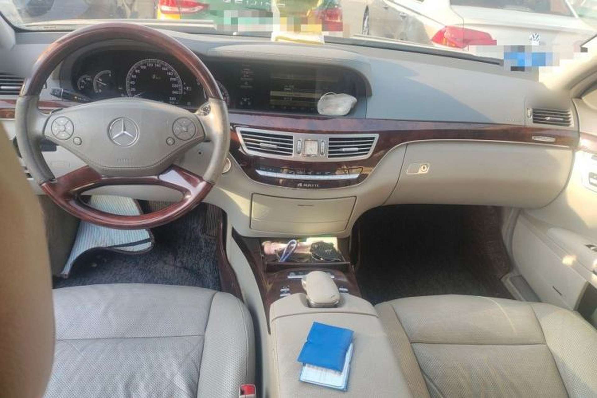 Used Mercedes-Benz S-Class 2012 S 350 L 4MATIC Grand Edition Center Console