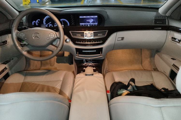 Used Mercedes-Benz S-Class 2012 S 300 L Prestige Grand Edition Center Console