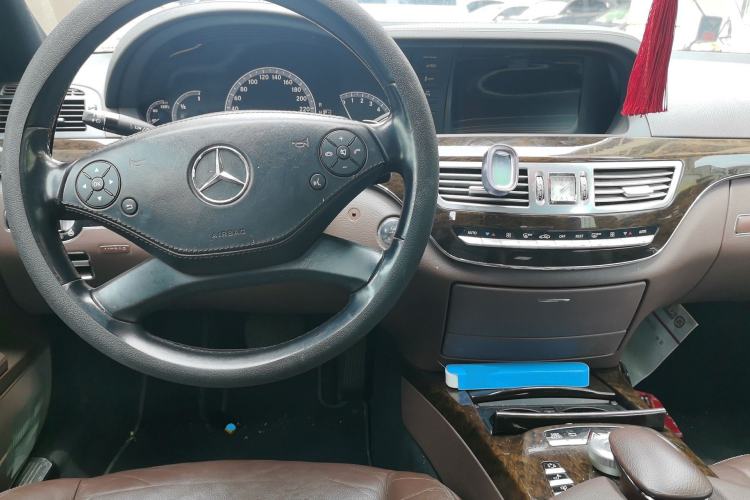 Used Mercedes-Benz S-Class 2012 S 300 L Prestige Grand Edition Center Console