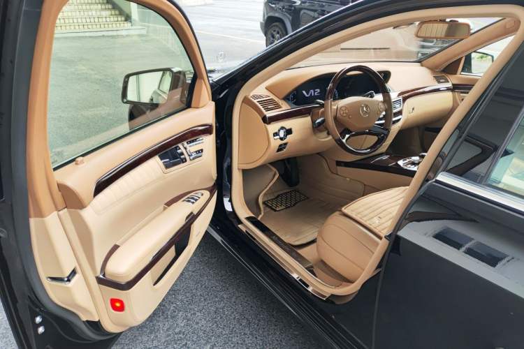 Used Mercedes-Benz S-Class 2012 S 600 L Grand Edition Driver Seat