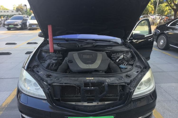 Used Mercedes-Benz S-Class 2012 S 400 L HYBRID Grand Edition Engine Bay