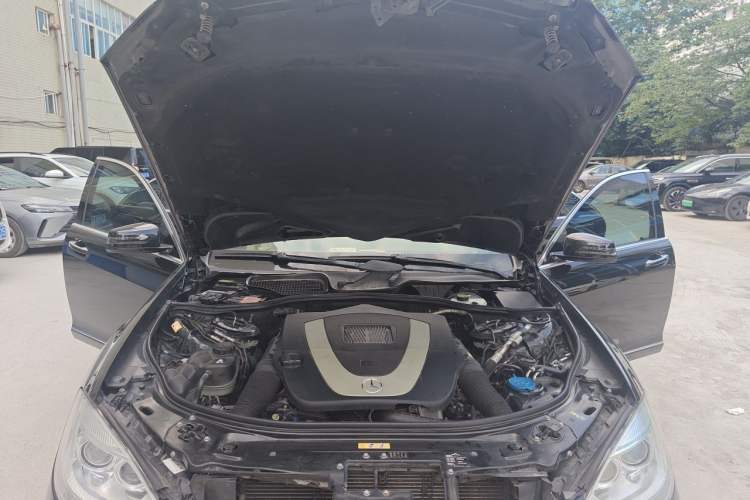 Used Mercedes-Benz S-Class 2012 S 300 L Business Standard Model Engine Bay