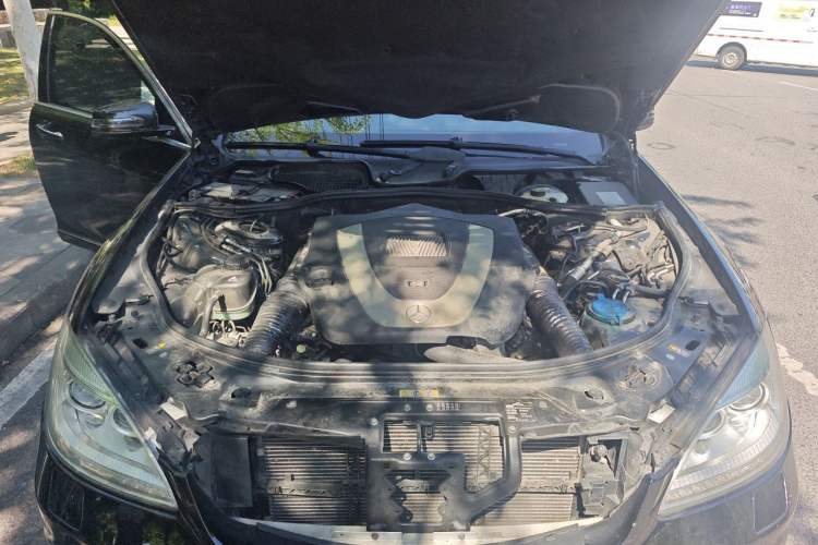 Used Mercedes-Benz S-Class 2012 S 300 L Business Standard Model Engine Bay