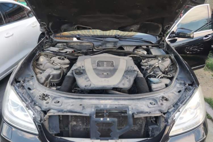 Used Mercedes-Benz S-Class 2012 S 300 L Business-Class Grand Edition Engine Bay