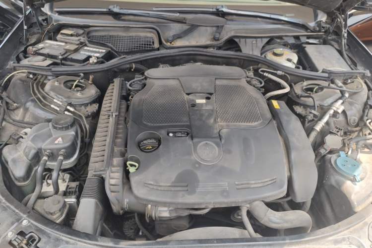 Used Mercedes-Benz S-Class 2012 S 350 L Grand Edition Engine Bay