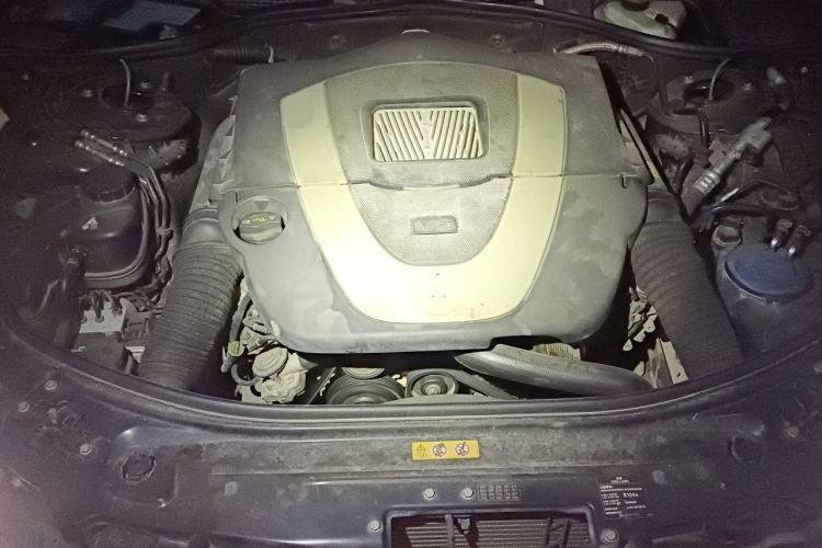 Used Mercedes-Benz S-Class 2012 S 300 L Business-Class Grand Edition Engine Bay