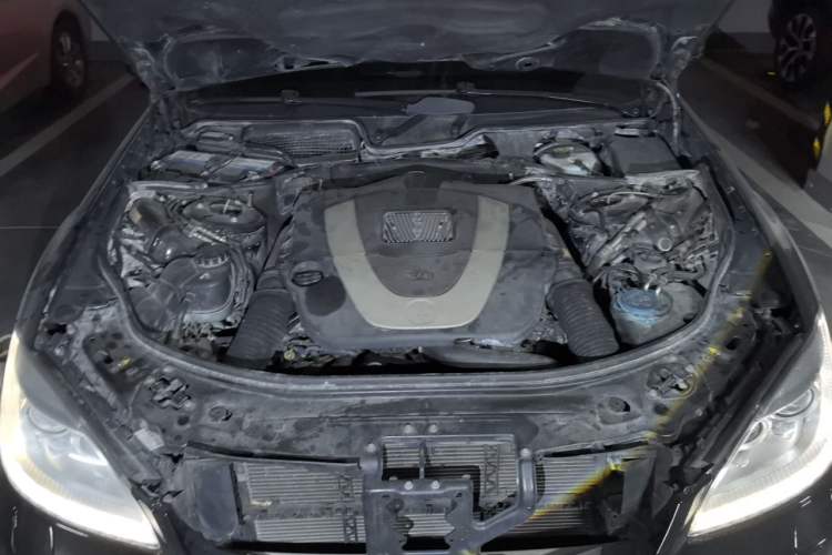 Used Mercedes-Benz S-Class 2012 S 300 L Prestige Grand Edition Engine Bay