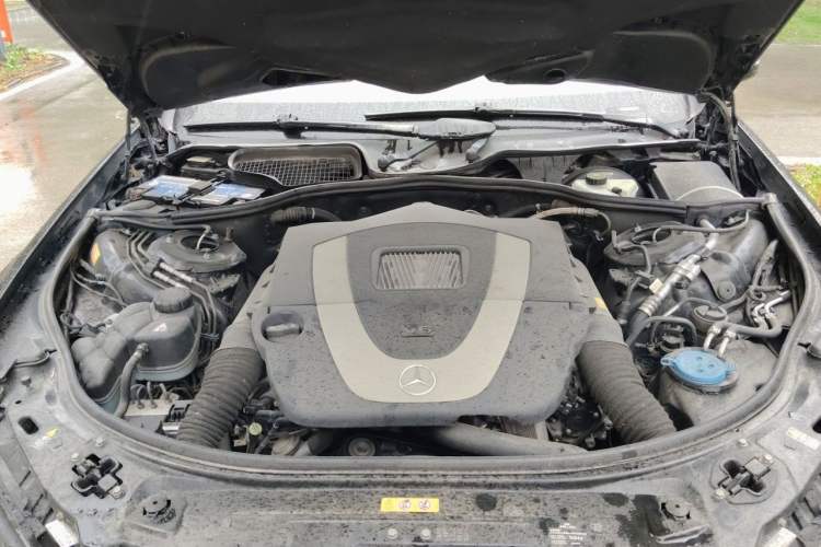 Used Mercedes-Benz S-Class 2012 S 300 L Business Standard Model Engine Bay