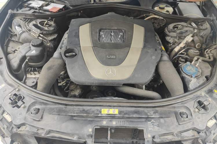 Used Mercedes-Benz S-Class 2012 S 300 L Business-Class Grand Edition Engine Bay