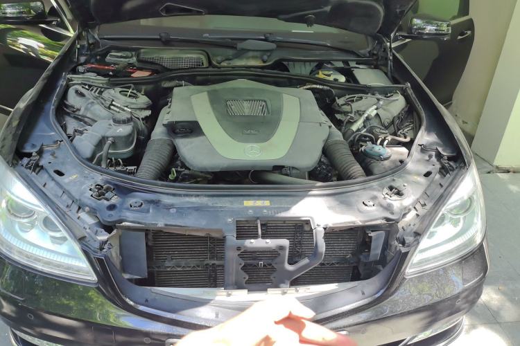 Used Mercedes-Benz S-Class 2012 S 300 L Prestige Grand Edition Engine Bay