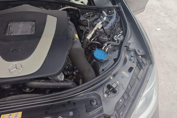 Used Mercedes-Benz S-Class 2012 S 300 L Business Standard Model Engine Bay Left