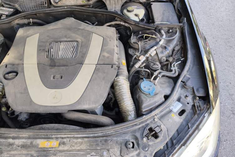 Used Mercedes-Benz S-Class 2012 S 300 L Business-Class Grand Edition Engine Bay Left