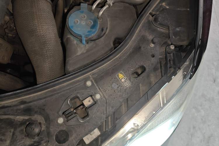 Used Mercedes-Benz S-Class 2012 S 300 L Prestige Grand Edition Engine Bay Left