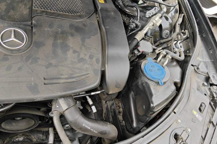 Used Mercedes-Benz S-Class 2012 S 350 L 4MATIC Grand Edition Engine Bay Left