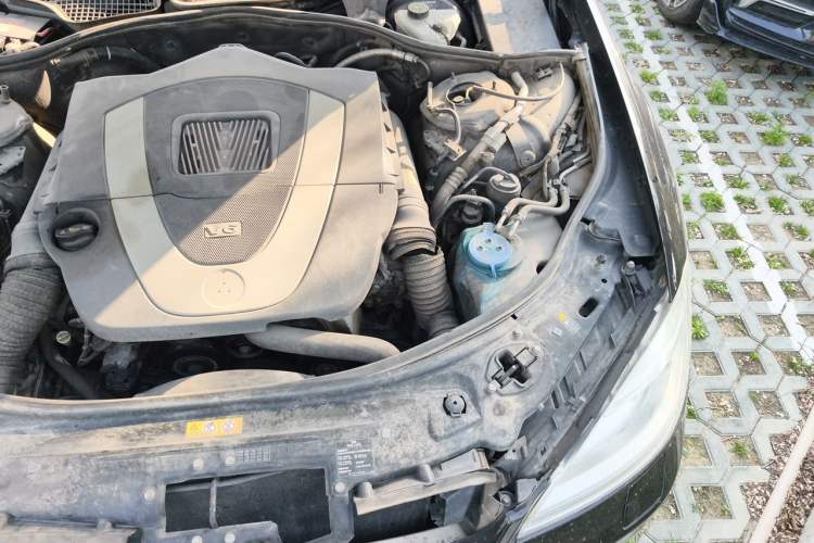 Used Mercedes-Benz S-Class 2012 S 300 L Luxury Grand Edition Engine Bay Left
