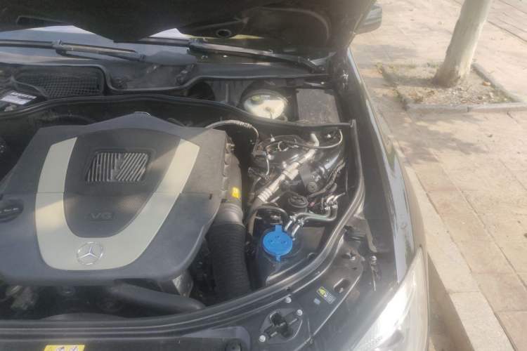 Used Mercedes-Benz S-Class 2012 S 300 L Business-Class Grand Edition Engine Bay Left