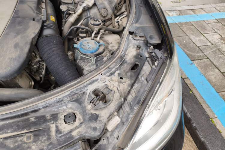 Used Mercedes-Benz S-Class 2012 S 300 L Prestige Grand Edition Engine Bay Left