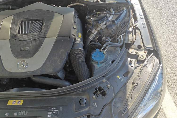 Used Mercedes-Benz S-Class 2012 S 300 L Business-Class Grand Edition Engine Bay Left