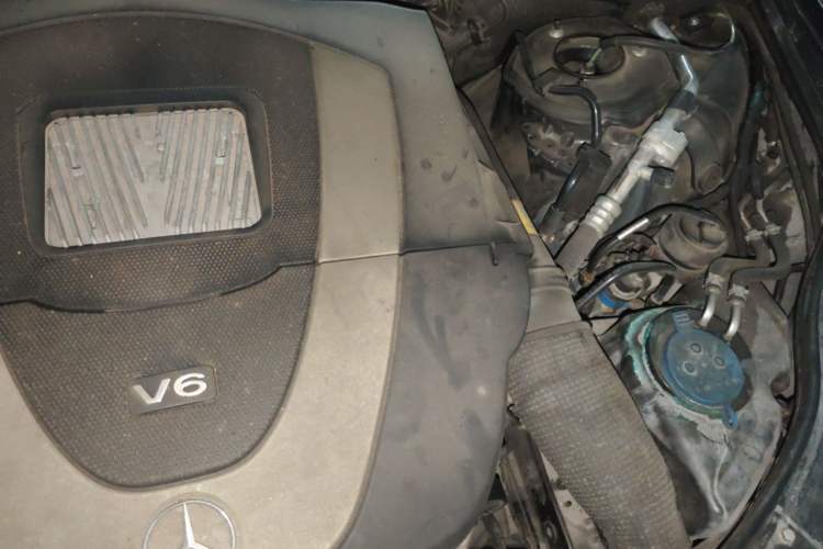 Used Mercedes-Benz S-Class 2012 S 300 L Luxury Grand Edition Engine Bay Left