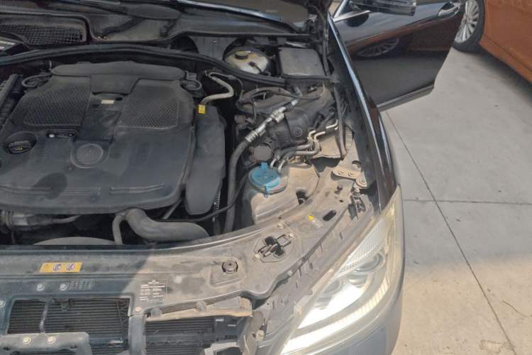 Used Mercedes-Benz S-Class 2012 S 350 L Grand Edition Engine Bay Left