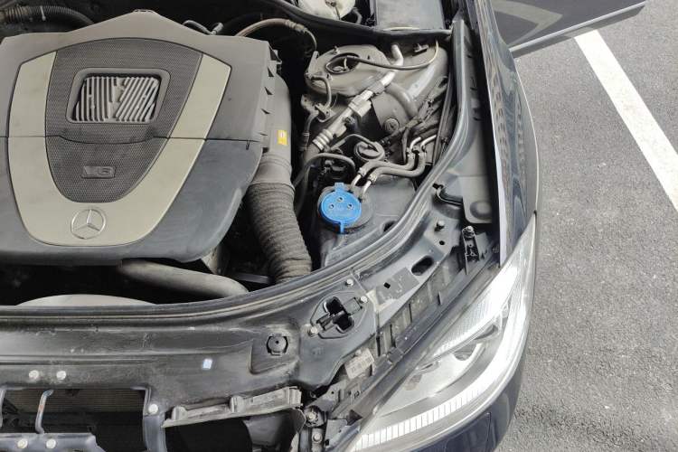 Used Mercedes-Benz S-Class 2012 S 300 L Business-Class Grand Edition Engine Bay Left