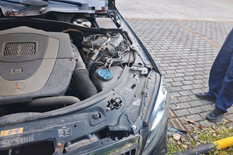 Used Mercedes-Benz S-Class  Engine Bay Left