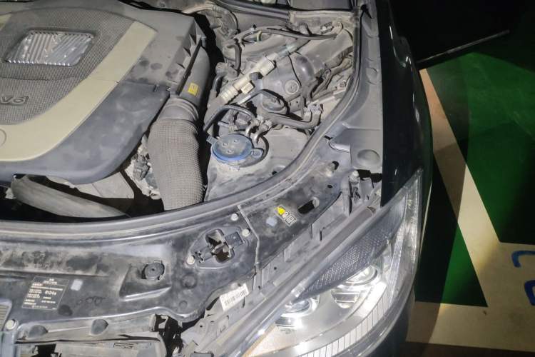 Used Mercedes-Benz S-Class 2012 S 300 L Business-Class Grand Edition Engine Bay Left