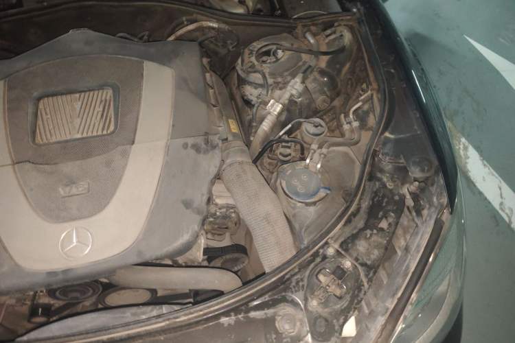 Used Mercedes-Benz S-Class 2012 S 300 L Luxury Grand Edition Engine Bay Left
