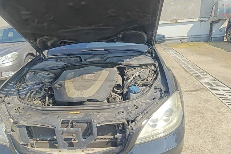 Used Mercedes-Benz S-Class 2012 S 400 L HYBRID Grand Edition Engine Bay Left