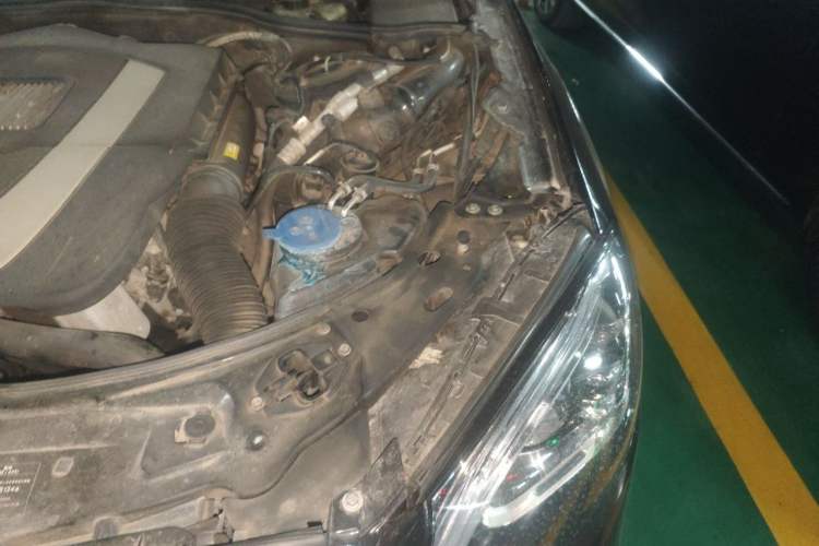 Used Mercedes-Benz S-Class 2012 S 300 L Business-Class Grand Edition Engine Bay Left