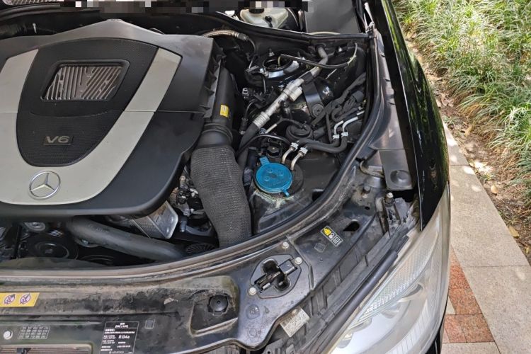 Used Mercedes-Benz S-Class 2012 S 300 L Business-Class Grand Edition Engine Bay Left