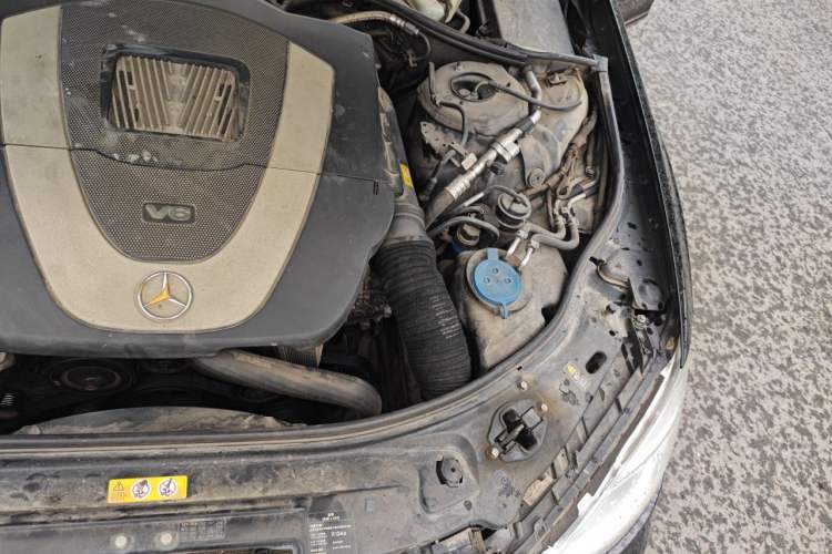 Used Mercedes-Benz S-Class 2012 S 300 L Business-Class Grand Edition Engine Bay Left