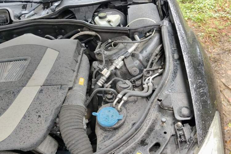 Used Mercedes-Benz S-Class 2012 S 300 L Business Standard Model Engine Bay Left