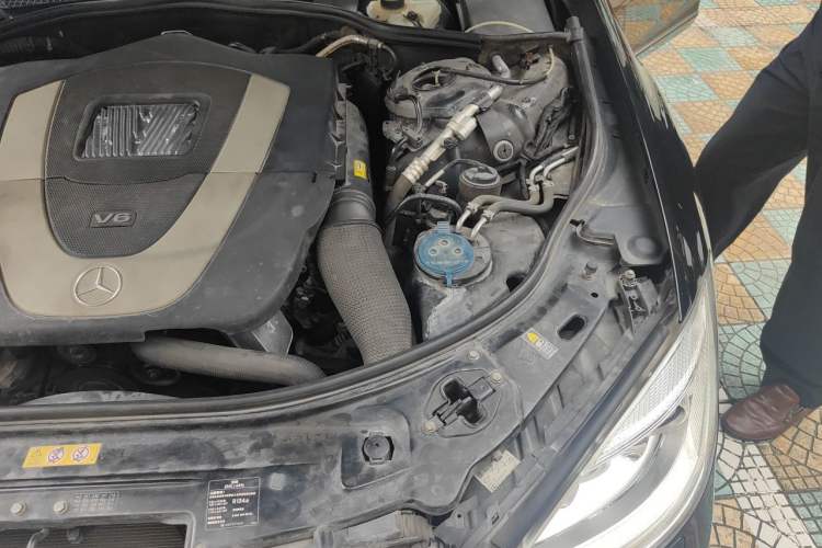 Used Mercedes-Benz S-Class 2012 S 300 L Business-Class Grand Edition Engine Bay Left